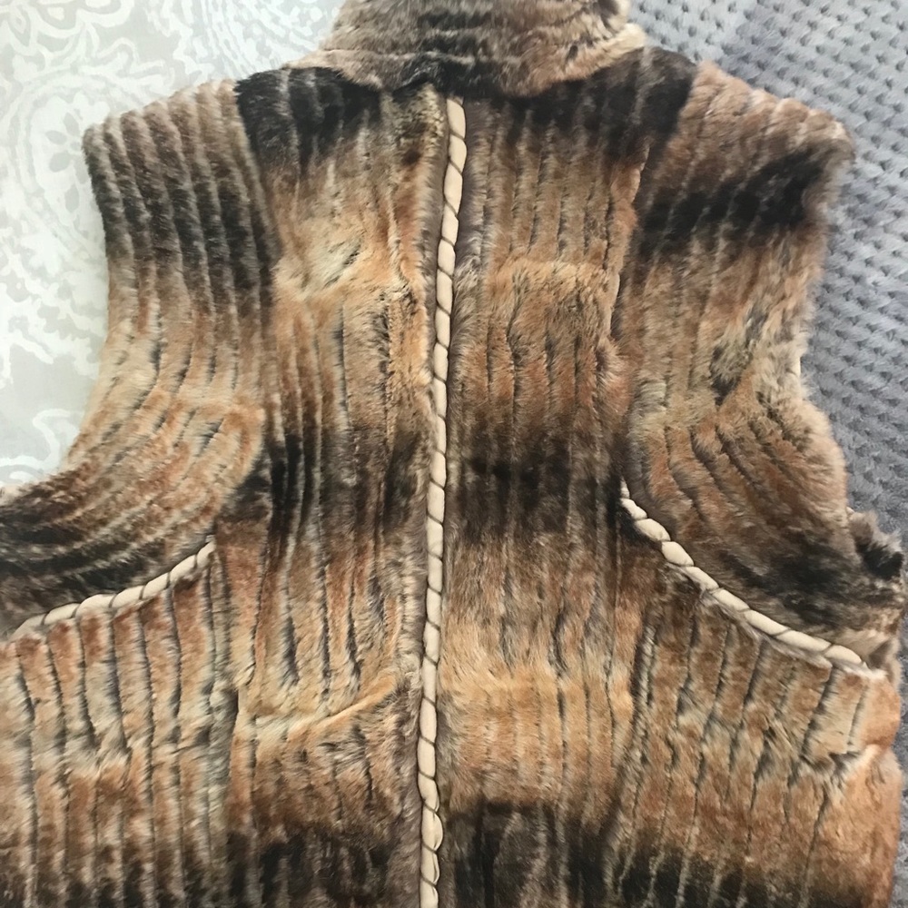 CLOSET CLEAR OUT! reversible vest by Elie Tahari - Picture 5 of 8